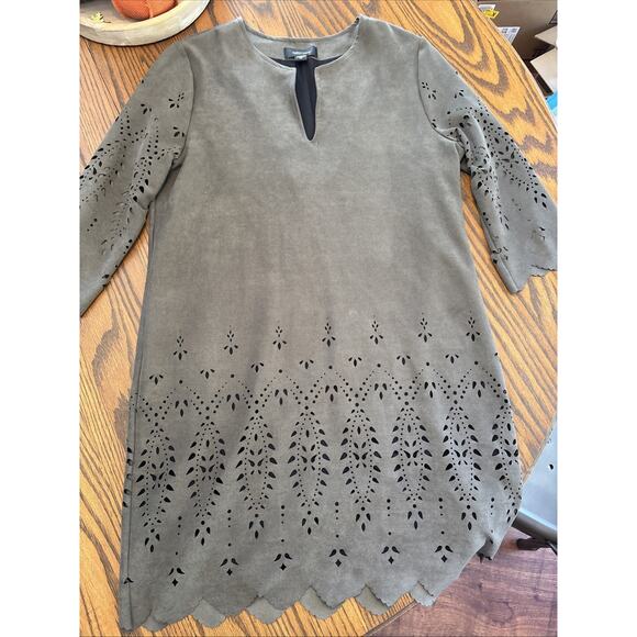 Karen Kane Dresses & Skirts - Karen Kane faux suede lined dress 3/4 sleeve with cut outs gray M